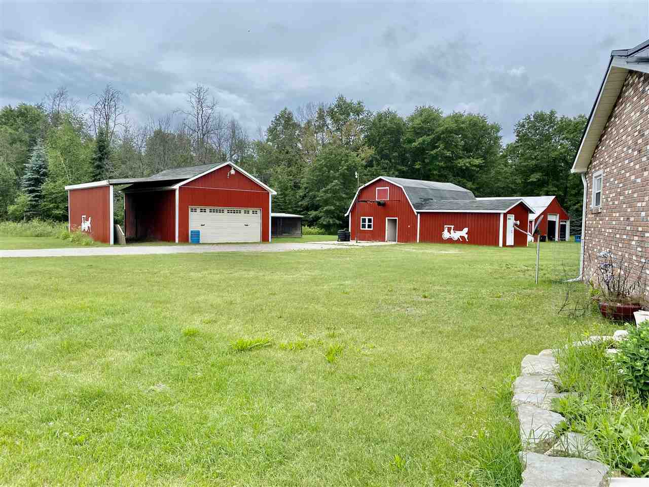 6405 Round Lake Road Gladwin, MI 48624 - Photo 5 of 64