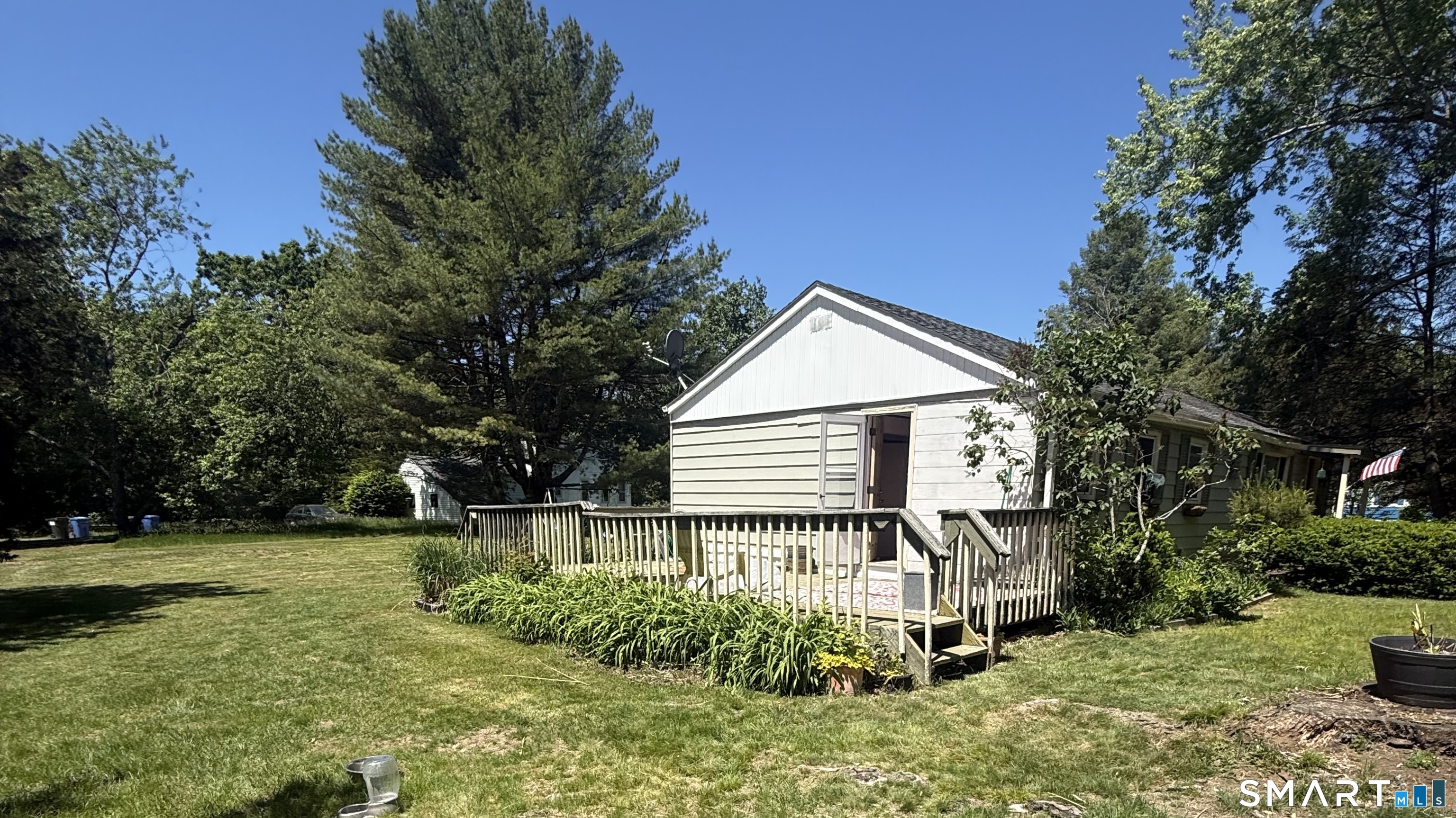 63 Evergreen Park Clinton, CT 06413 - Photo 2 of 11