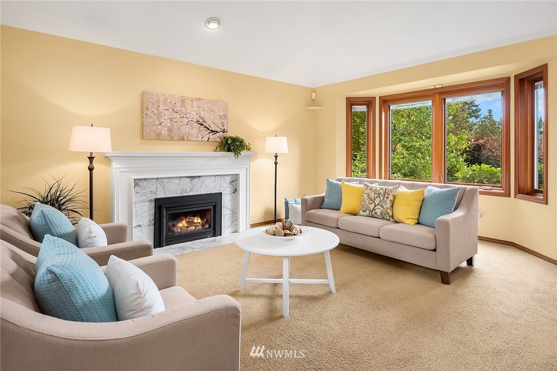 18236 Andover Street Edmonds, WA 98026 - Photo 4 of 36 Gallery Image 4