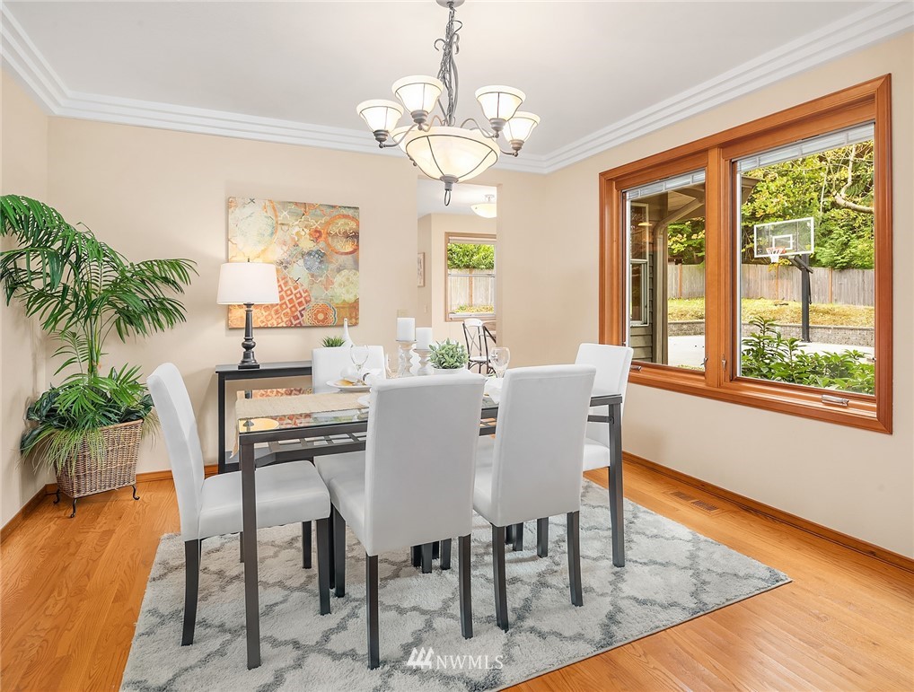 18236 Andover Street Edmonds, WA 98026 - Photo 5 of 36 Gallery Image 5