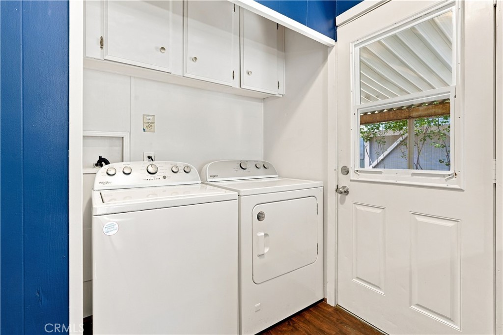22899 Byron Road, Unit 31 Crestline, CA 92325 - Photo 10 of 36 Laundry off the kitchen