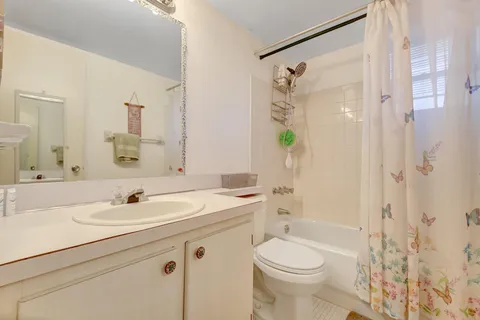 $88,000 | 2222 Northeast 1st Way, Unit 105, Boynton Beach, FL 33435