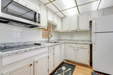 $88,000 | 2222 Northeast 1st Way, Unit 105, Boynton Beach, FL 33435