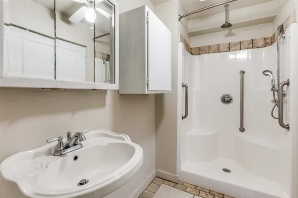 $2,300 | 1005 Center Circle, Salado, TX 76571