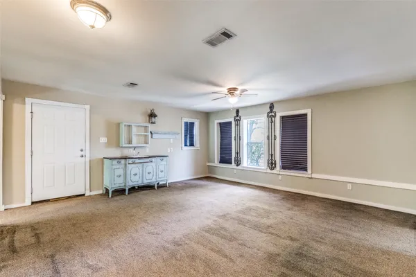 $2,300 | 1005 Center Circle, Salado, TX 76571