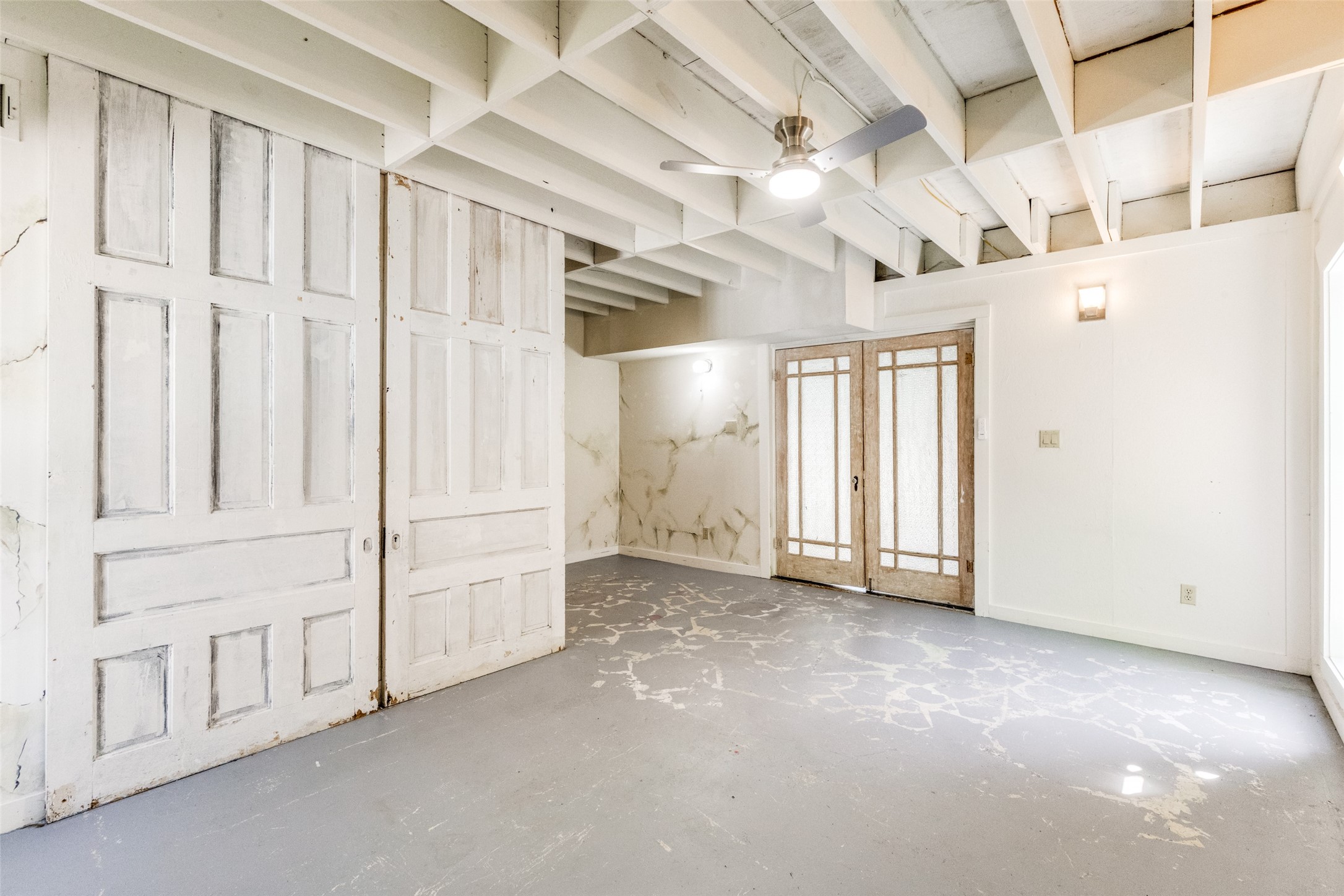 1005 Center Circle Salado, TX 76571 - Photo 10 of 25 French doors open to the sunroom off this living space