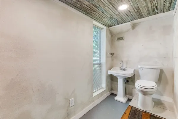 $2,300 | 1005 Center Circle, Salado, TX 76571