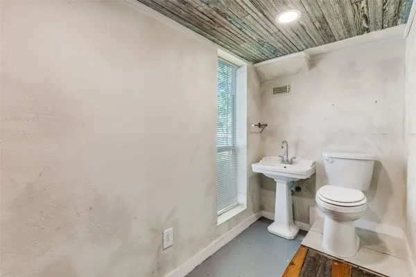 $2,300 | 1005 Center Circle, Salado, TX 76571