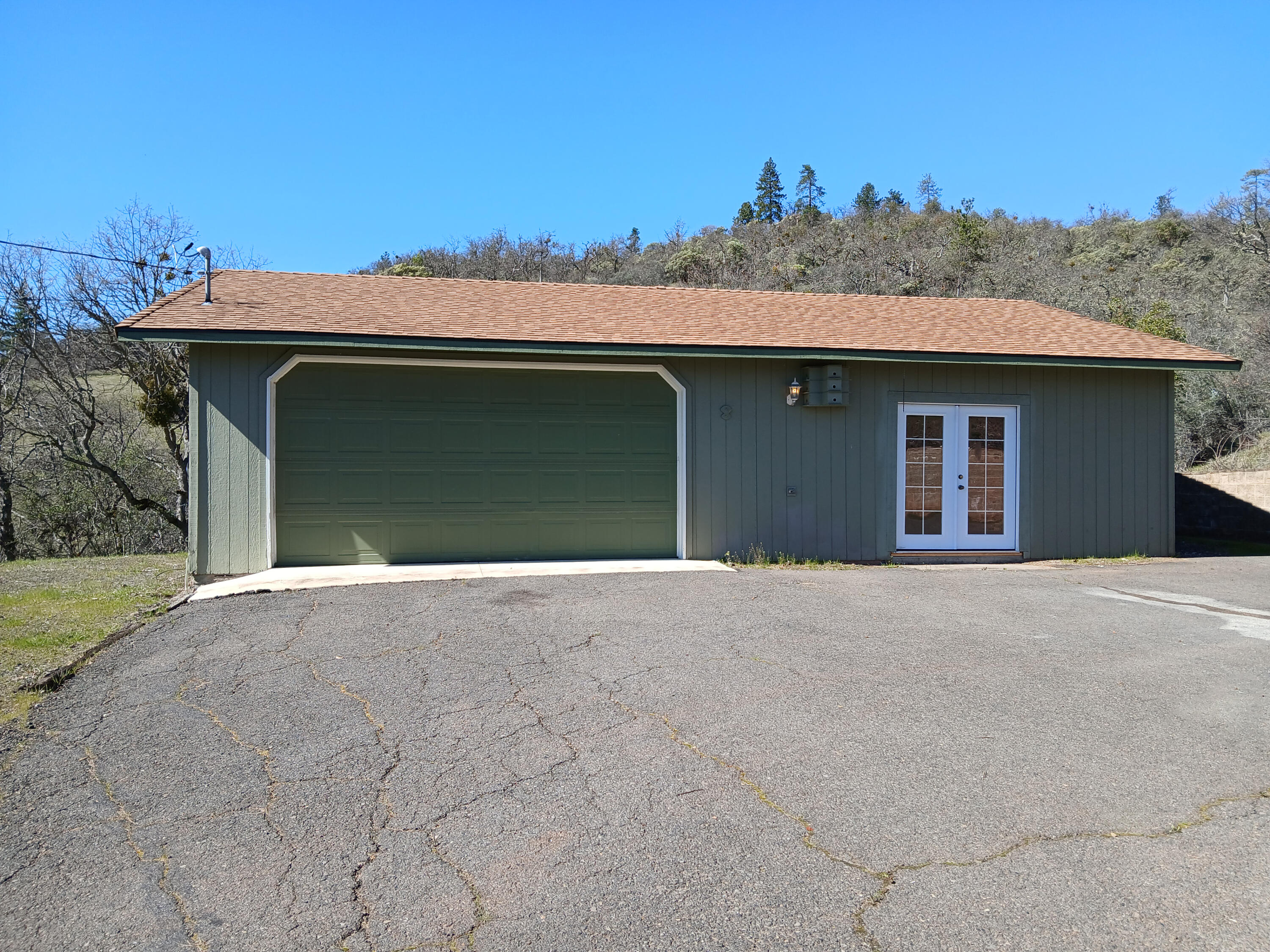 1360 West Linn Road Eagle Point, OR 97524 - Photo 33 of 42