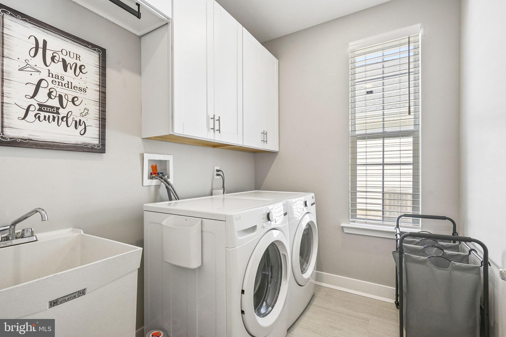 40 Emerald Road Wrightstown, NJ 08562 - Photo 27 of 39 Bright and inviting laundry space.