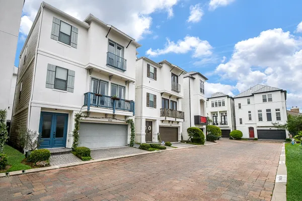 $3,400 | 2222 Hilshire Lake Drive, Houston, TX 77080