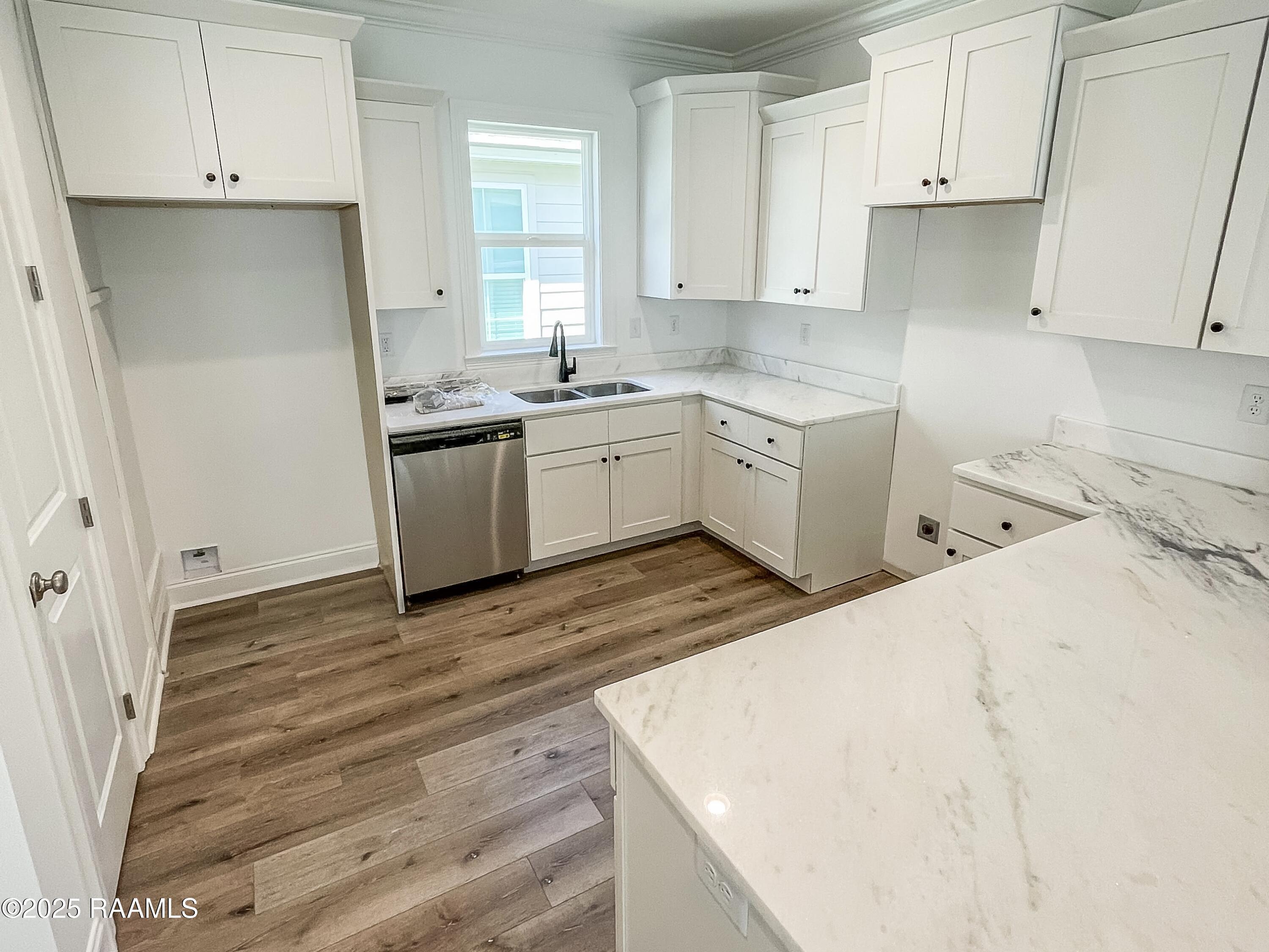 243 Alpine Drive Lafayette, LA 70506 - Photo 5 of 19 IMG_2546_Original