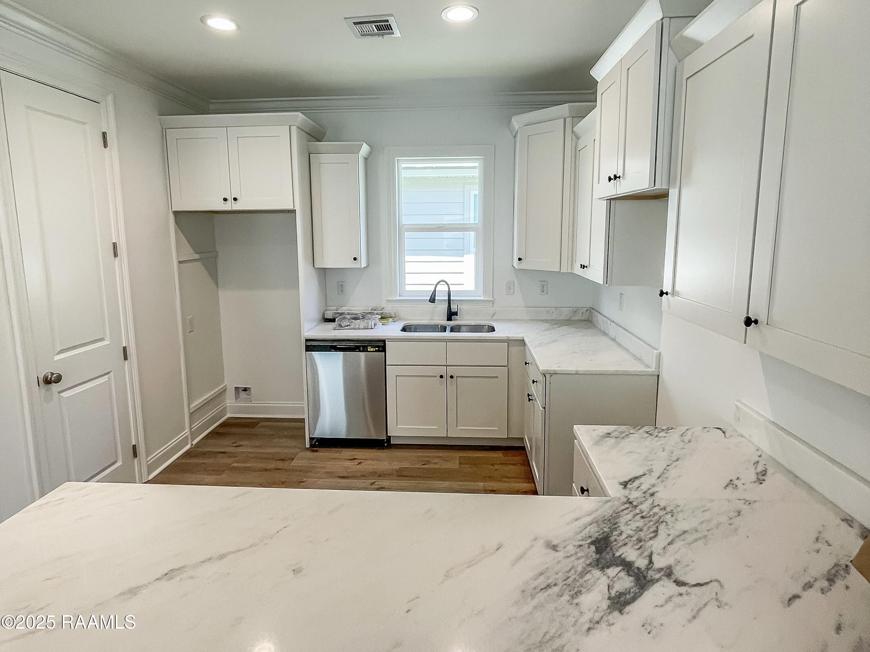 243 Alpine Drive Lafayette, LA 70506 - Photo 6 of 19 IMG_2547_Original