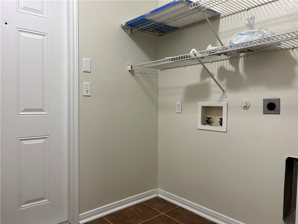 1406 Sacramento Street Portland, TX 78374 - Photo 5 of 35 a view of a small space