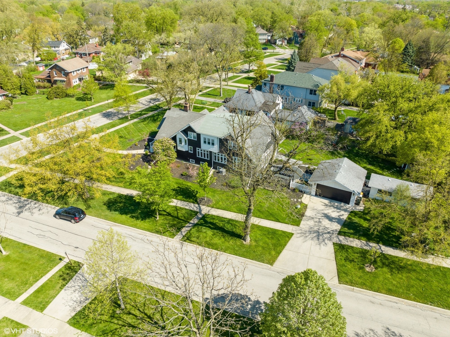 165 South Delaplaine Road Riverside, IL 60546 - Photo 47 of 51 a picture of street with side view