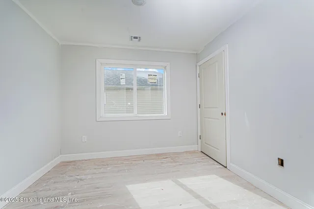 $999,999 | 77 Alberta Avenue | Travis-Chelsea