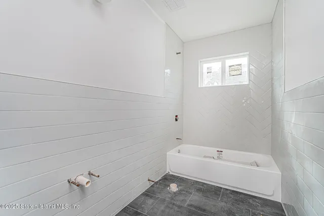 $999,999 | 77 Alberta Avenue | Travis-Chelsea