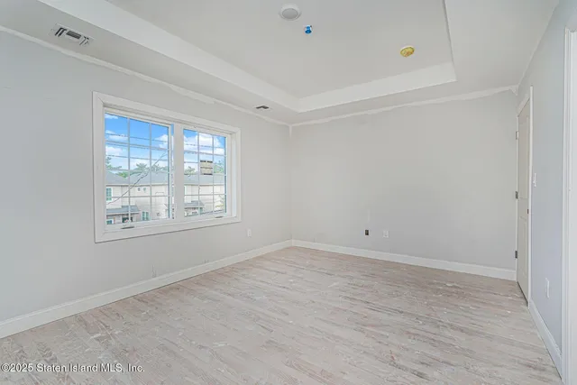 $999,999 | 77 Alberta Avenue | Travis-Chelsea