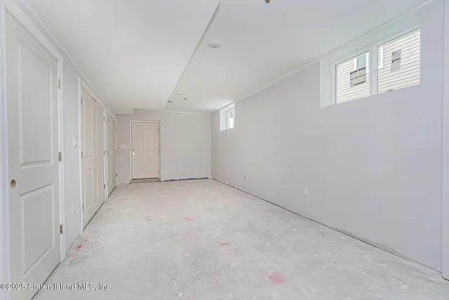 $999,999 | 77 Alberta Avenue | Travis-Chelsea