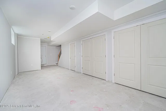 $999,999 | 77 Alberta Avenue | Travis-Chelsea