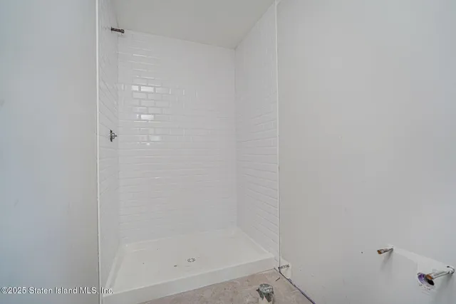 $999,999 | 77 Alberta Avenue | Travis-Chelsea