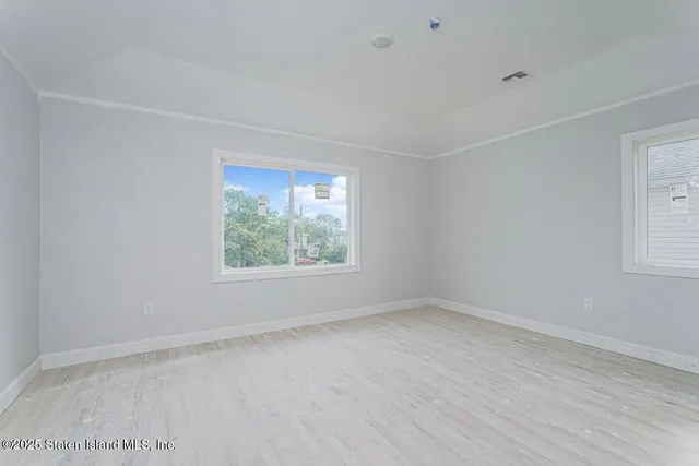 $999,999 | 77 Alberta Avenue | Travis-Chelsea