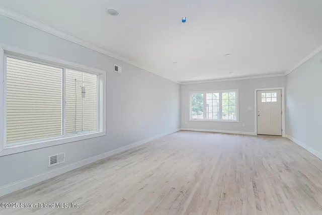 $999,999 | 77 Alberta Avenue | Travis-Chelsea