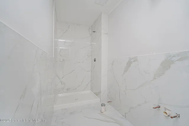 $999,999 | 77 Alberta Avenue | Travis-Chelsea