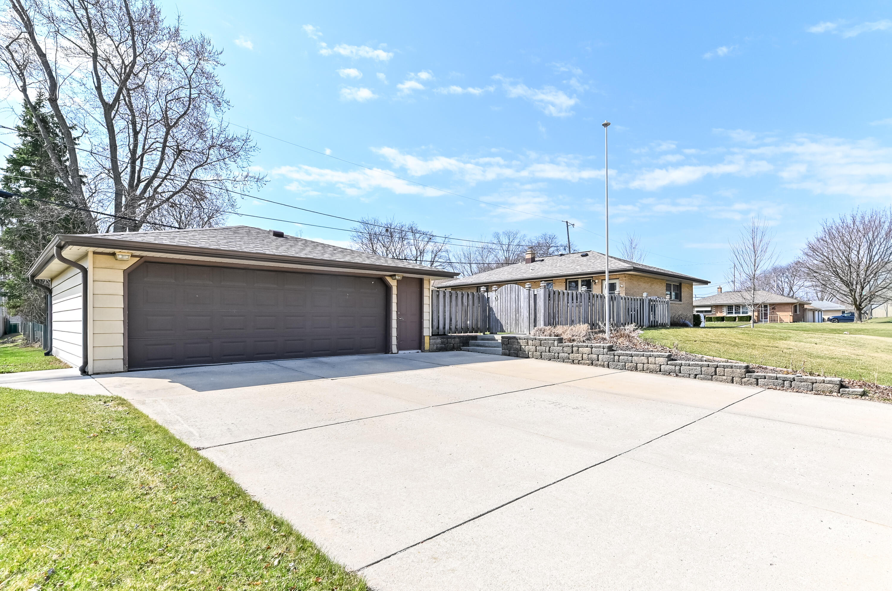 4404 South 63rd Street Greenfield, WI 53220 - Photo 28 of 31 26A S 63rd-17