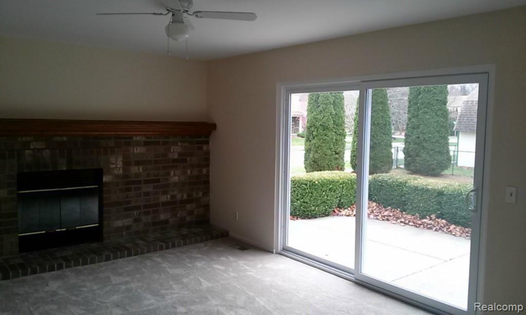 24671 Timber Ridge Trail Flat Rock, MI 48134 - Photo 9 of 26 CAM03035.jpg