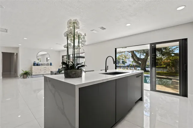 $2,200,000 | 2440 Northeast 25th Place, Fort Lauderdale, FL 33305