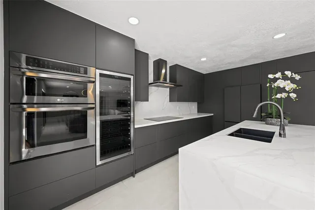 $2,200,000 | 2440 Northeast 25th Place, Fort Lauderdale, FL 33305