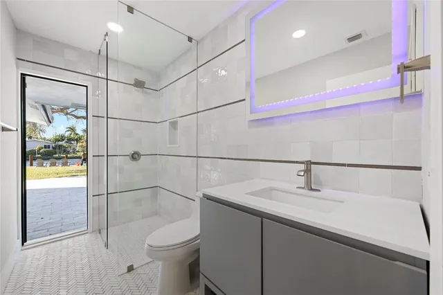 $2,200,000 | 2440 Northeast 25th Place, Fort Lauderdale, FL 33305