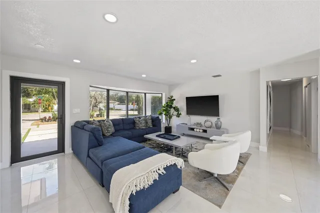 $2,200,000 | 2440 Northeast 25th Place, Fort Lauderdale, FL 33305