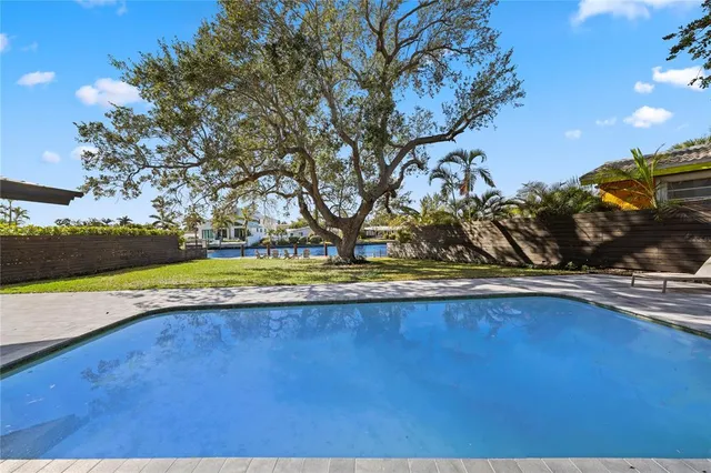 $2,200,000 | 2440 Northeast 25th Place, Fort Lauderdale, FL 33305