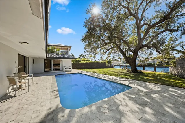 $2,200,000 | 2440 Northeast 25th Place, Fort Lauderdale, FL 33305