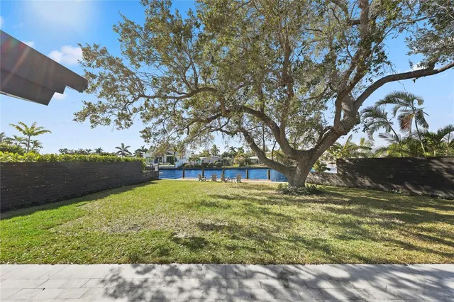 $2,200,000 | 2440 Northeast 25th Place, Fort Lauderdale, FL 33305
