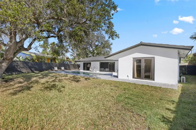 $2,200,000 | 2440 Northeast 25th Place, Fort Lauderdale, FL 33305