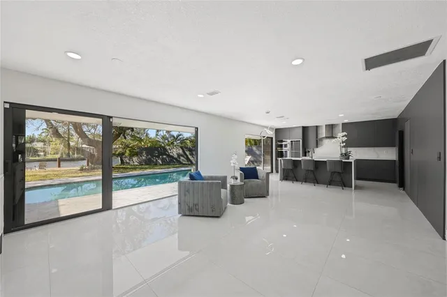 $2,200,000 | 2440 Northeast 25th Place, Fort Lauderdale, FL 33305