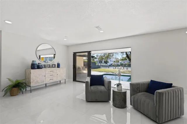 $2,200,000 | 2440 Northeast 25th Place, Fort Lauderdale, FL 33305