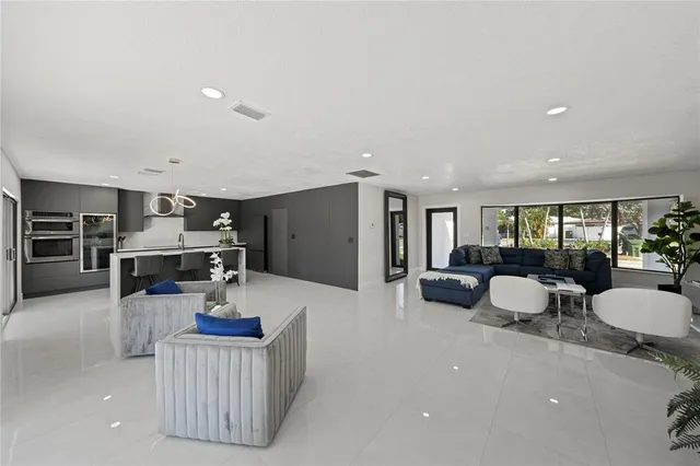 $2,200,000 | 2440 Northeast 25th Place, Fort Lauderdale, FL 33305