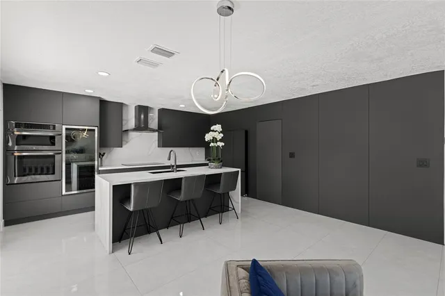 $2,200,000 | 2440 Northeast 25th Place, Fort Lauderdale, FL 33305