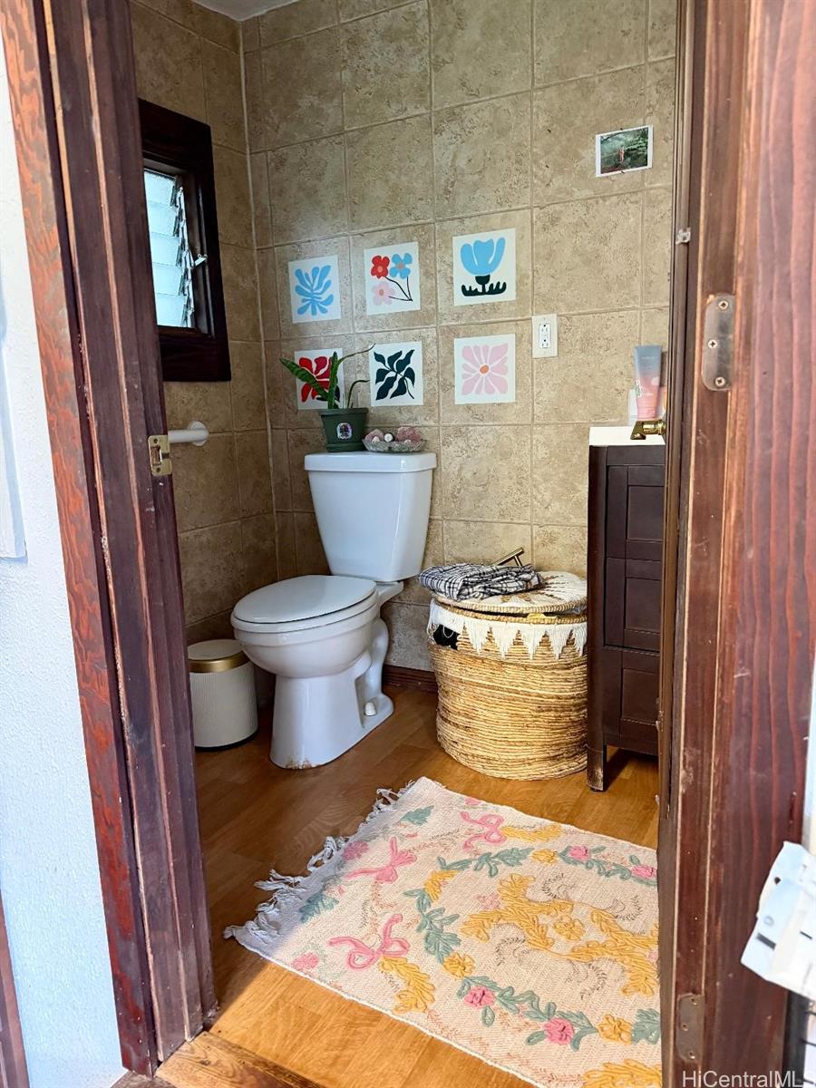 59-543 Alapio Road Haleiwa, HI 96712 - Photo 17 of 17 Garage Rental Bathroom