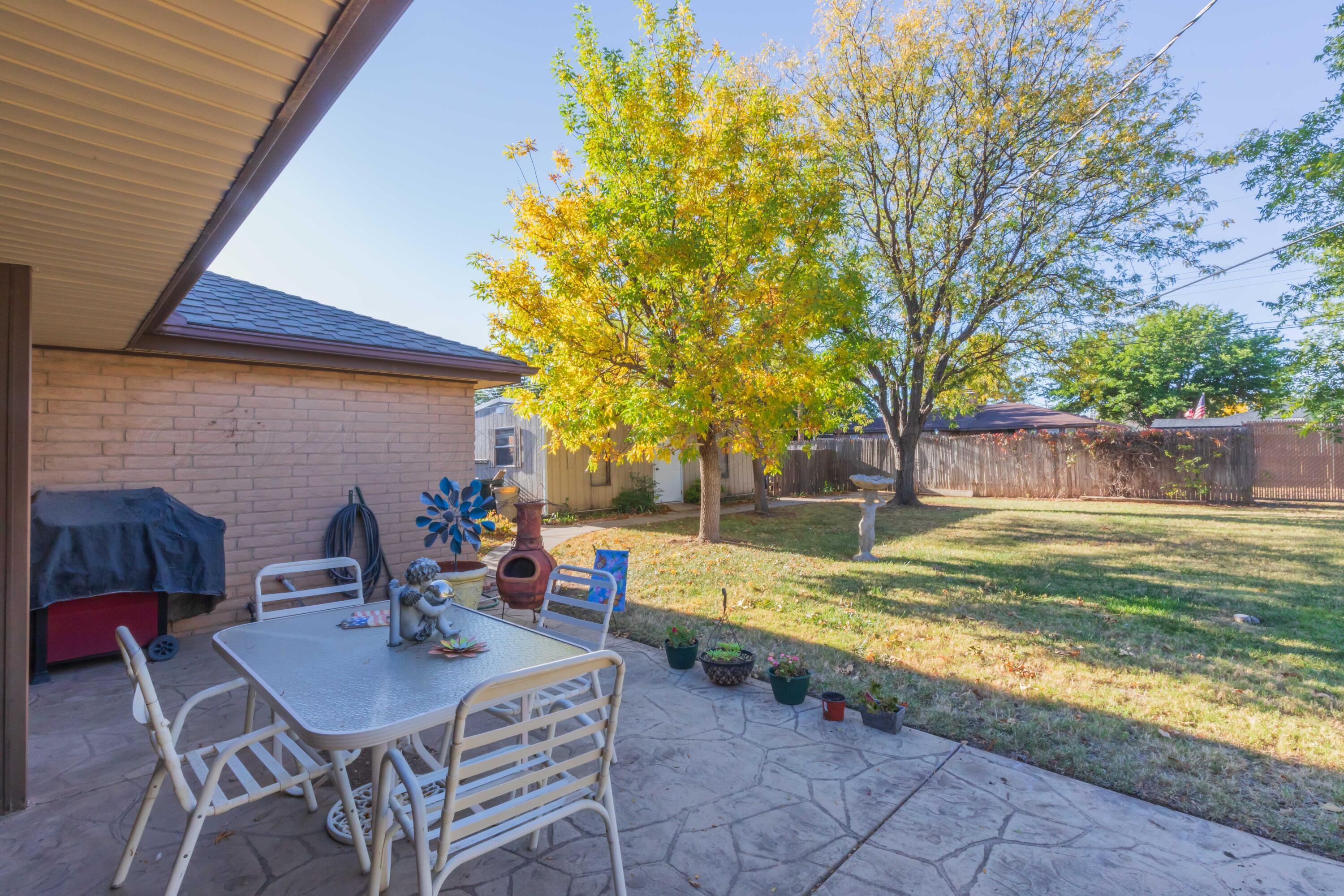 2805 James Louis Drive Amarillo, TX 79110 - Photo 34 of 42 PATIO VIEW 1