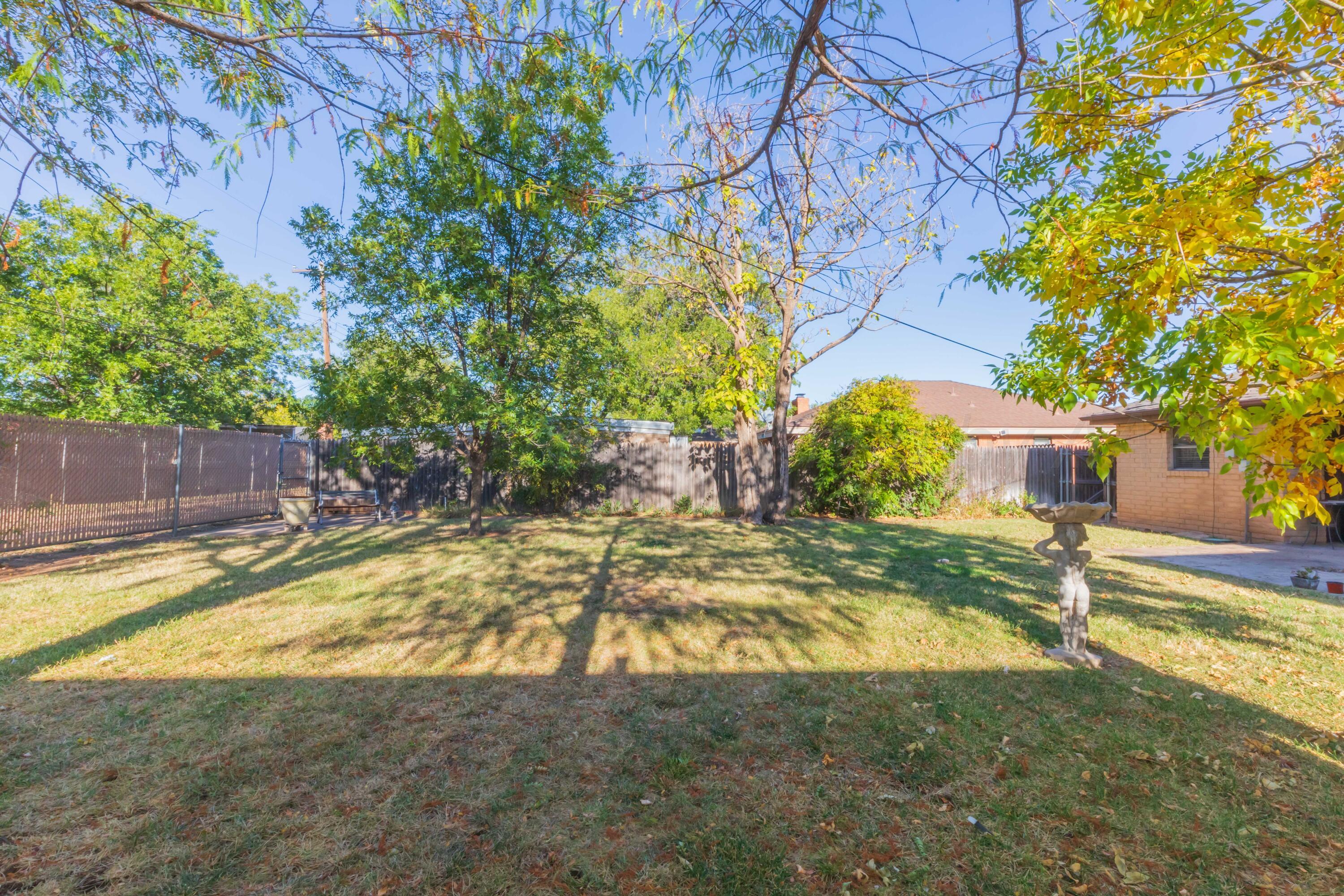 2805 James Louis Drive Amarillo, TX 79110 - Photo 40 of 42 BACKYARD VIEW 2