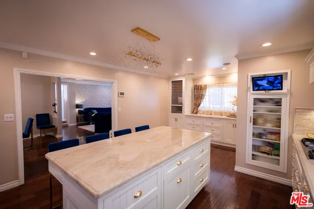 $1,299,000 | 6449 Radford Avenue, North Hollywood, CA 91606