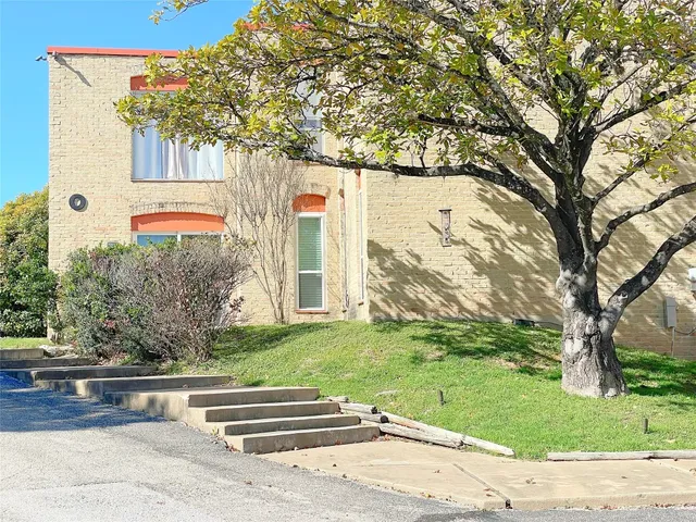 $1,395 | 3431 North Hills Drive, Unit 321, Austin, TX 78731