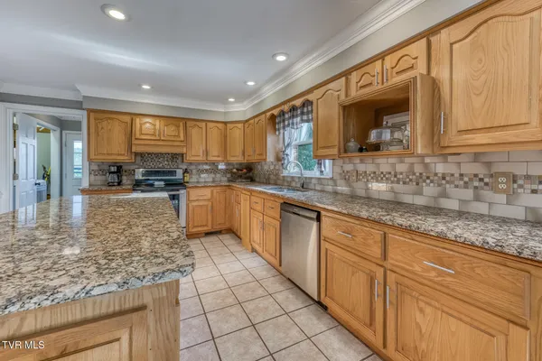 $800,000 | 1237 White Top Road, Bluff City, TN 37618