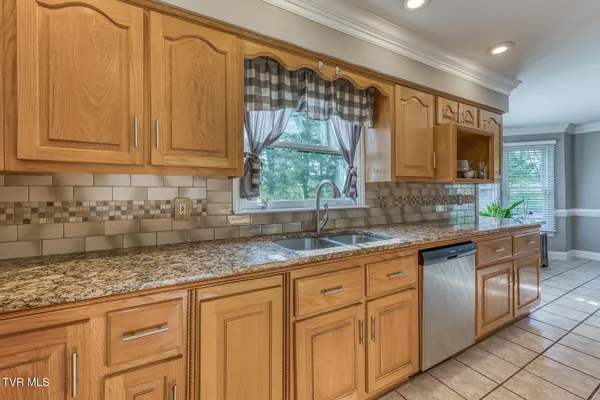 $800,000 | 1237 White Top Road, Bluff City, TN 37618
