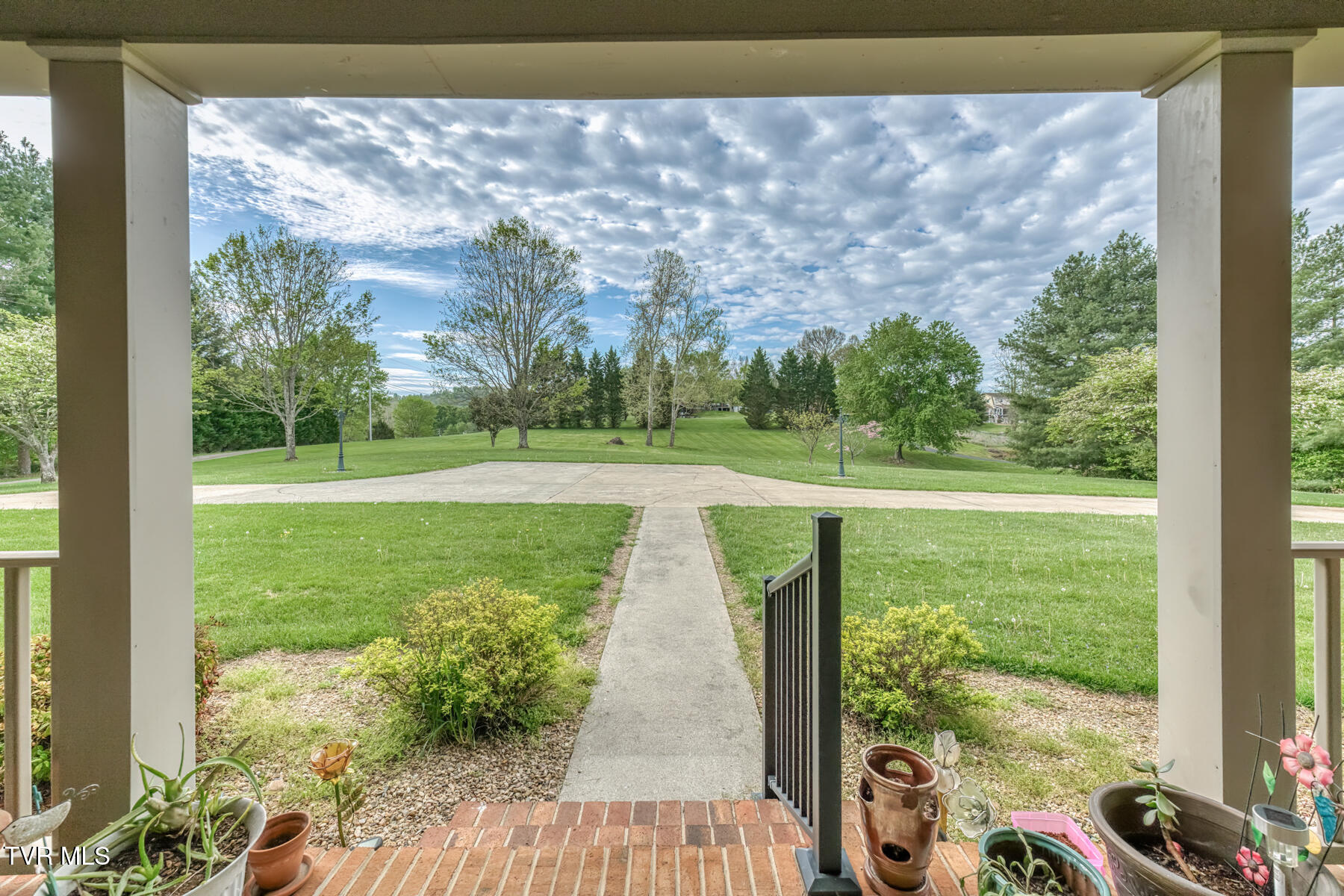 1237 White Top Road Bluff City, TN 37618 - Photo 4 of 87 1237 White Top Rd-11